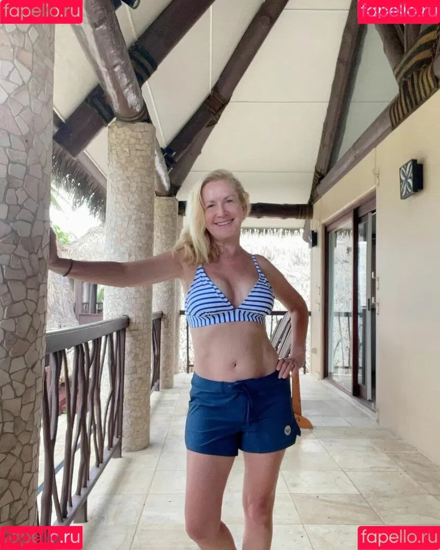 Angela Kinsey / angelakinsey Onlyfans Photo Gallery 