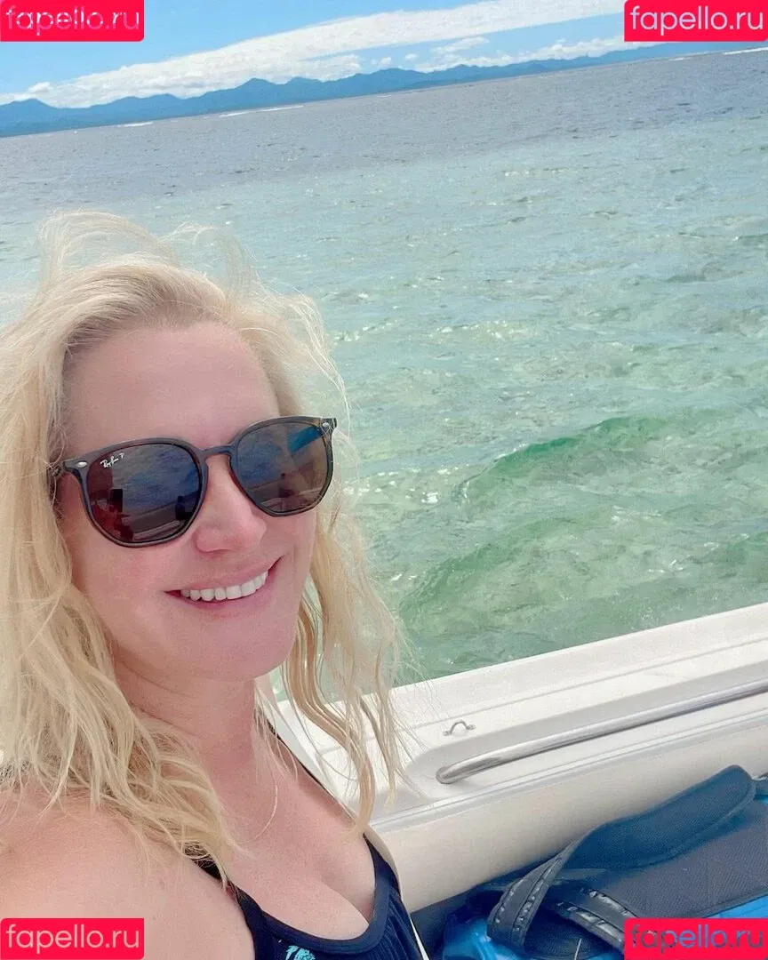 Angela Kinsey / angelakinsey Onlyfans Photo Gallery 
