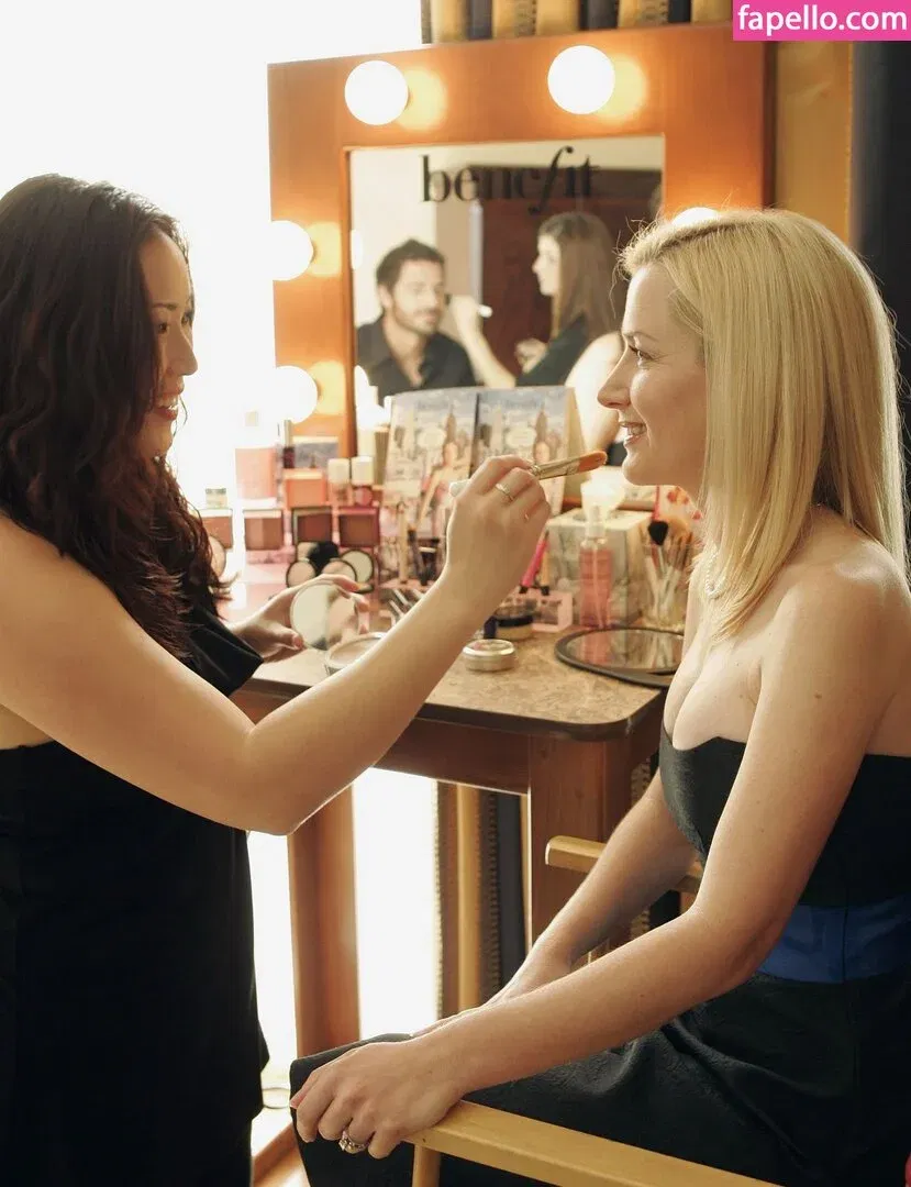 Angela Kinsey / angelakinsey Onlyfans Photo Gallery 