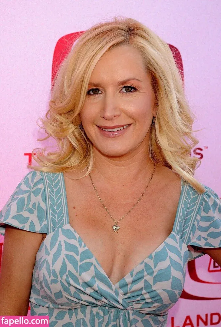 Angela Kinsey / angelakinsey Onlyfans Photo Gallery 
