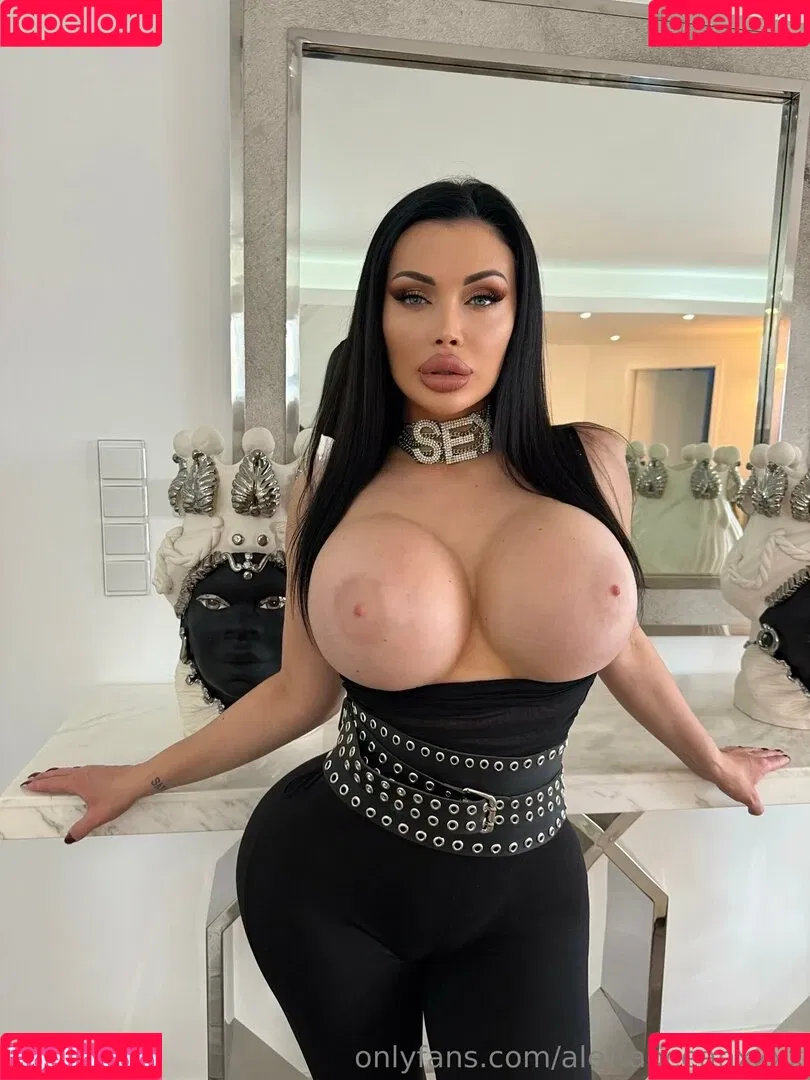 alettaoceanofficial1 / alettaoceanxxxx Onlyfans Photo Gallery 