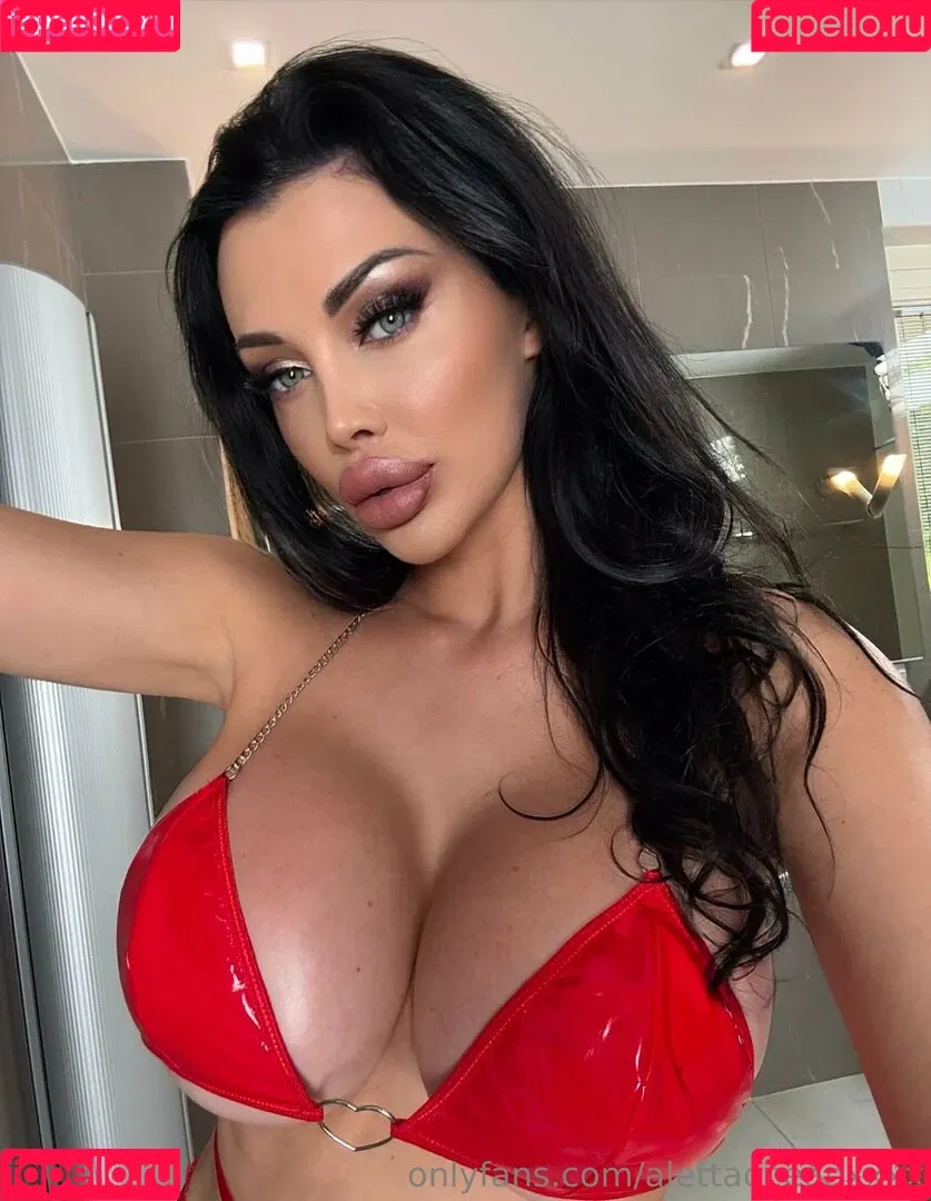alettaoceanofficial1 / alettaoceanxxxx Onlyfans Photo Gallery 