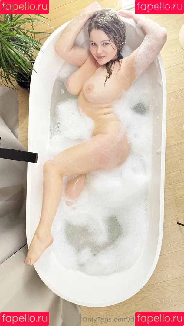 celine / dreamsweetgirl / dreamsweetgirlprivate / xxCelinexxx Onlyfans Photo Gallery 