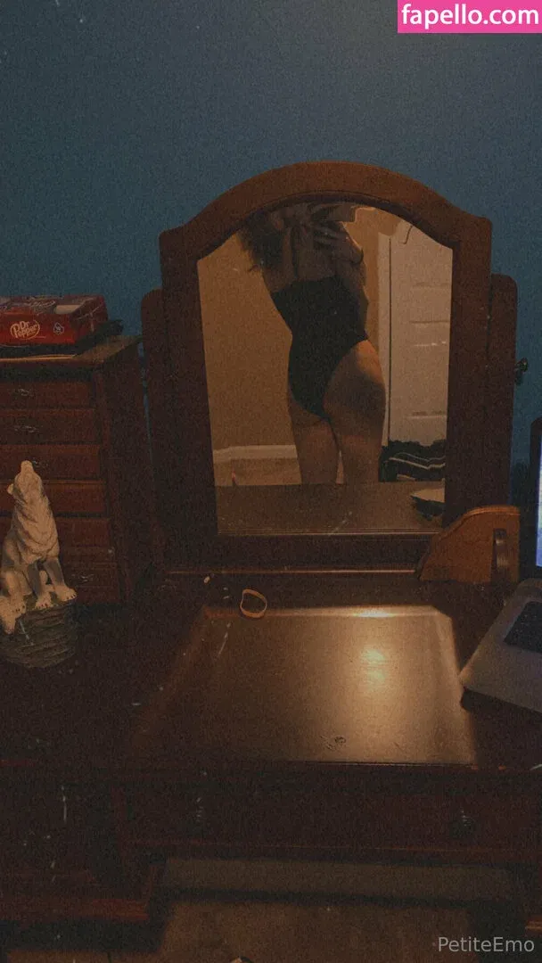 _petitemma_ / petitemma_ Onlyfans Photo Gallery 