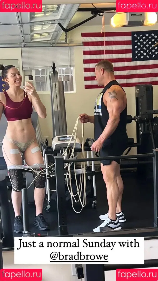 Whitney Cummings / whitneycummings Onlyfans Photo Gallery 