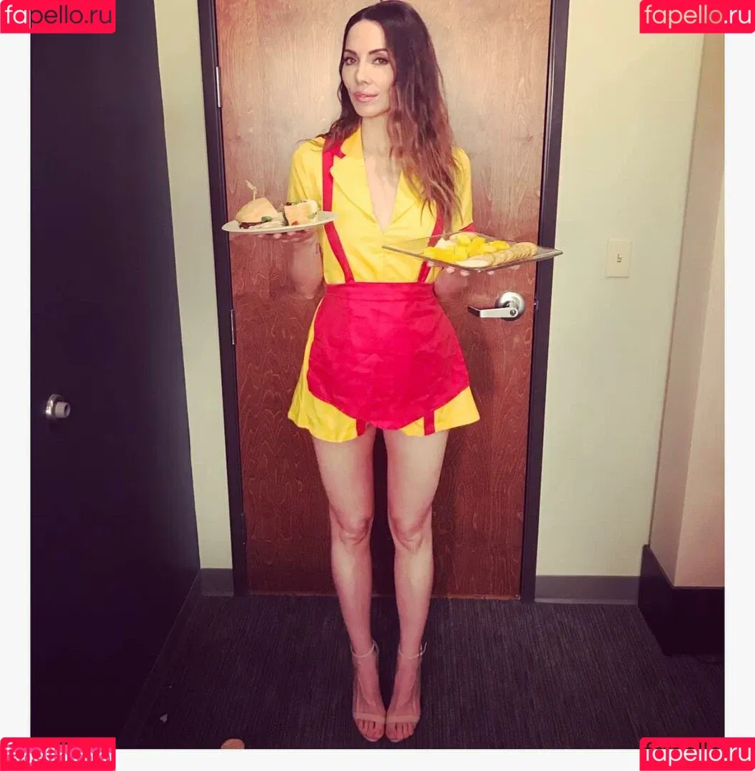 Whitney Cummings / whitneycummings Onlyfans Photo Gallery 