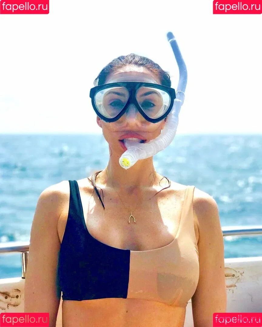 Whitney Cummings / whitneycummings Onlyfans Photo Gallery 