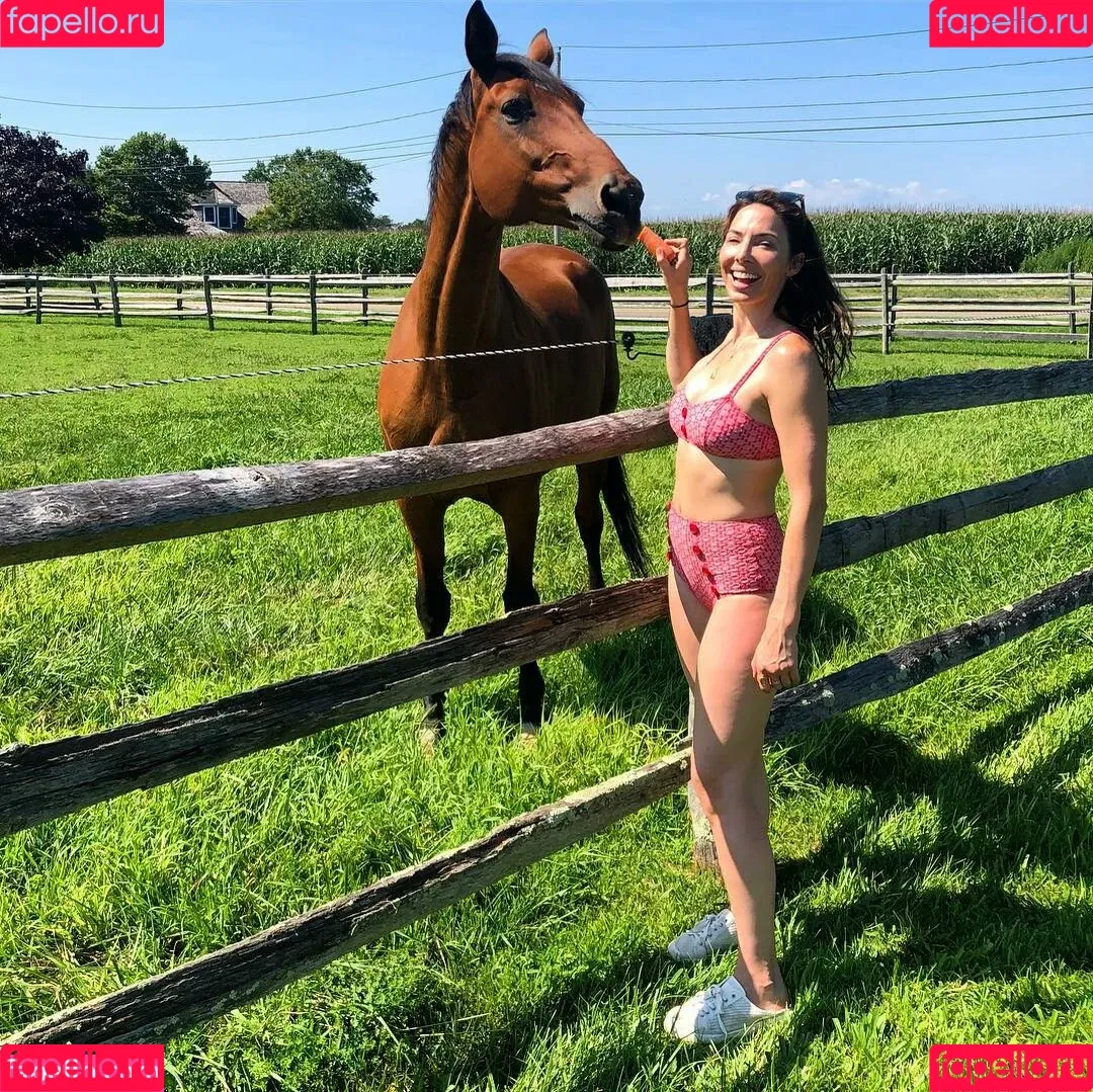 Whitney Cummings / whitneycummings Onlyfans Photo Gallery 