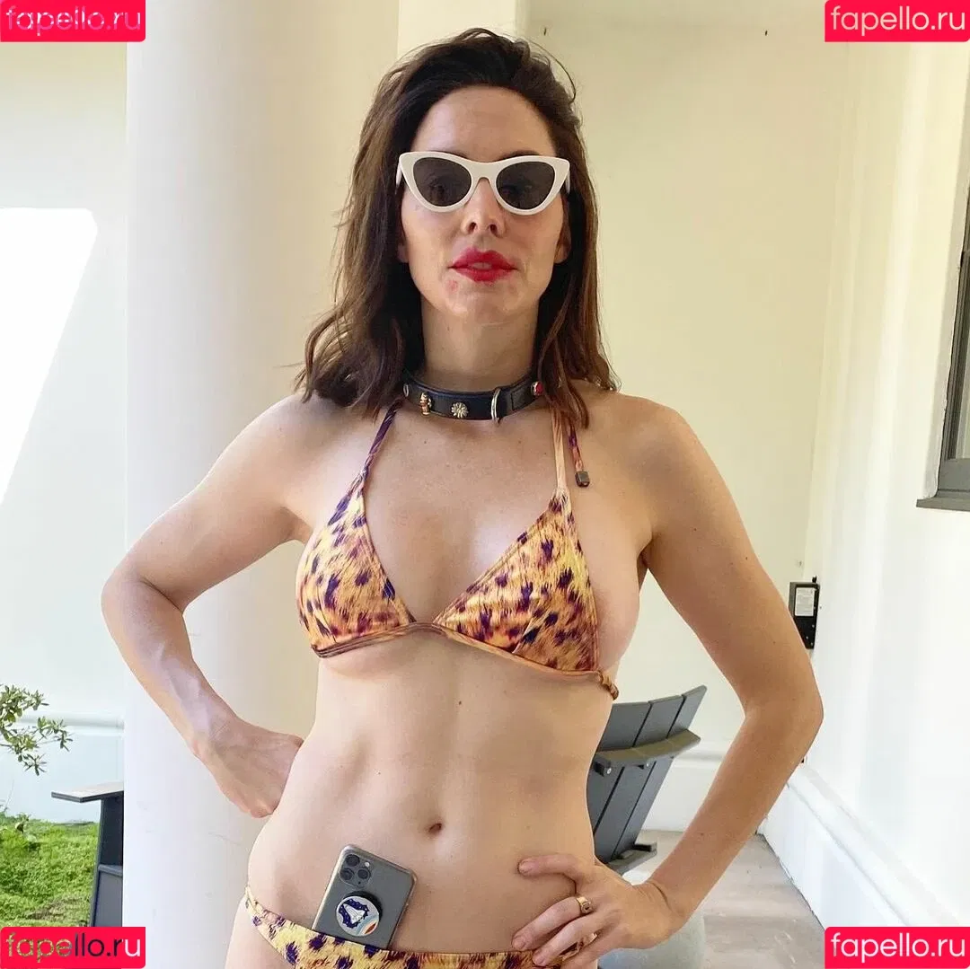 Whitney Cummings / whitneycummings Onlyfans Photo Gallery 