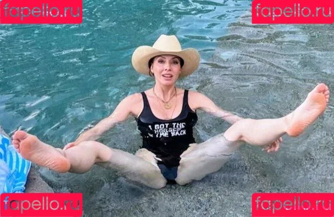 Whitney Cummings / whitneycummings Onlyfans Photo Gallery 