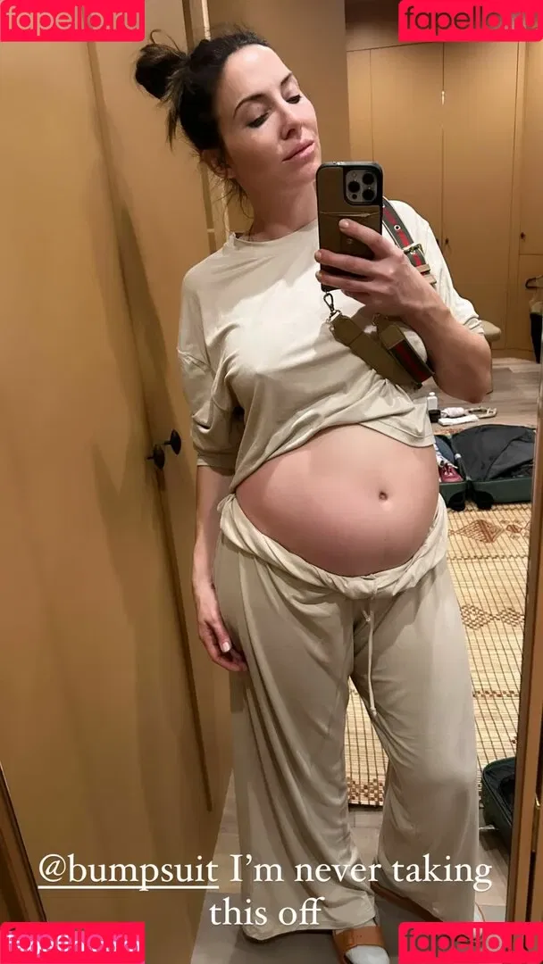 Whitney Cummings / whitneycummings Onlyfans Photo Gallery 