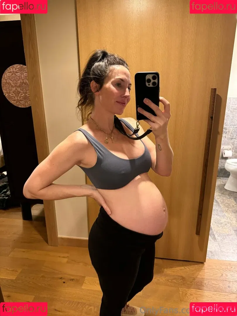 Whitney Cummings / whitneycummings Onlyfans Photo Gallery 
