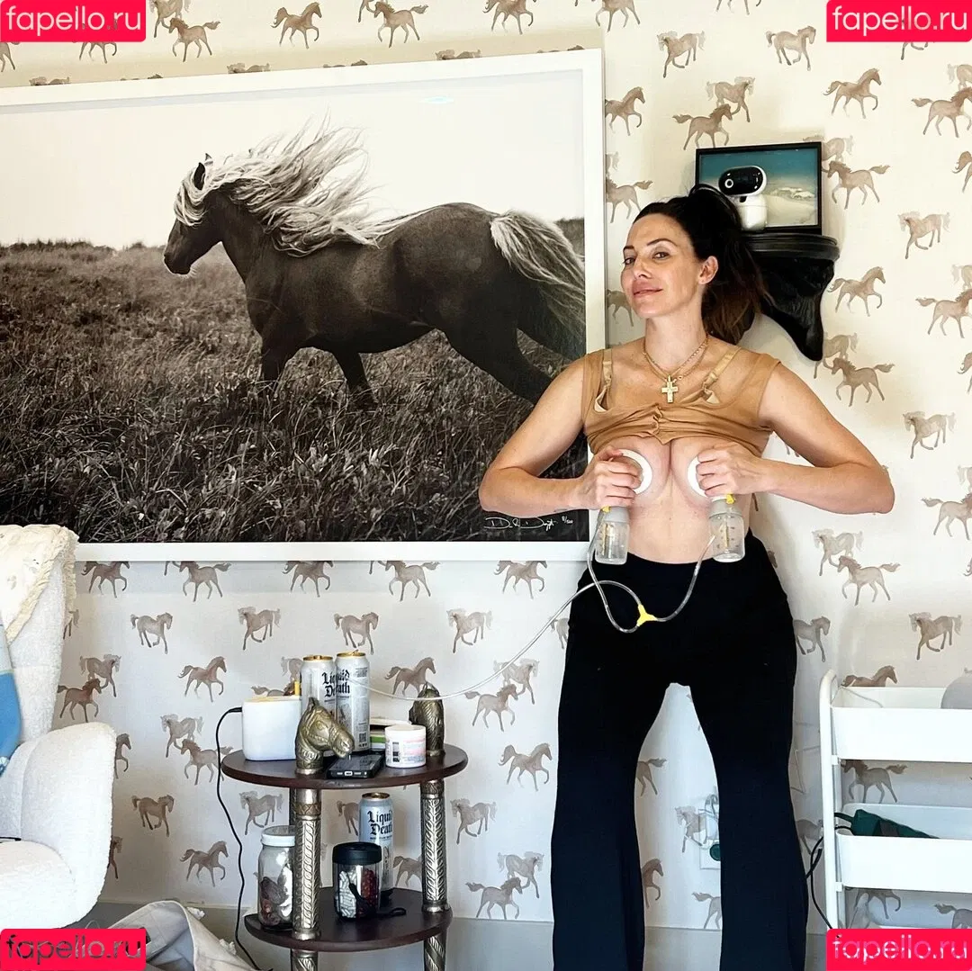 Whitney Cummings / whitneycummings Onlyfans Photo Gallery 