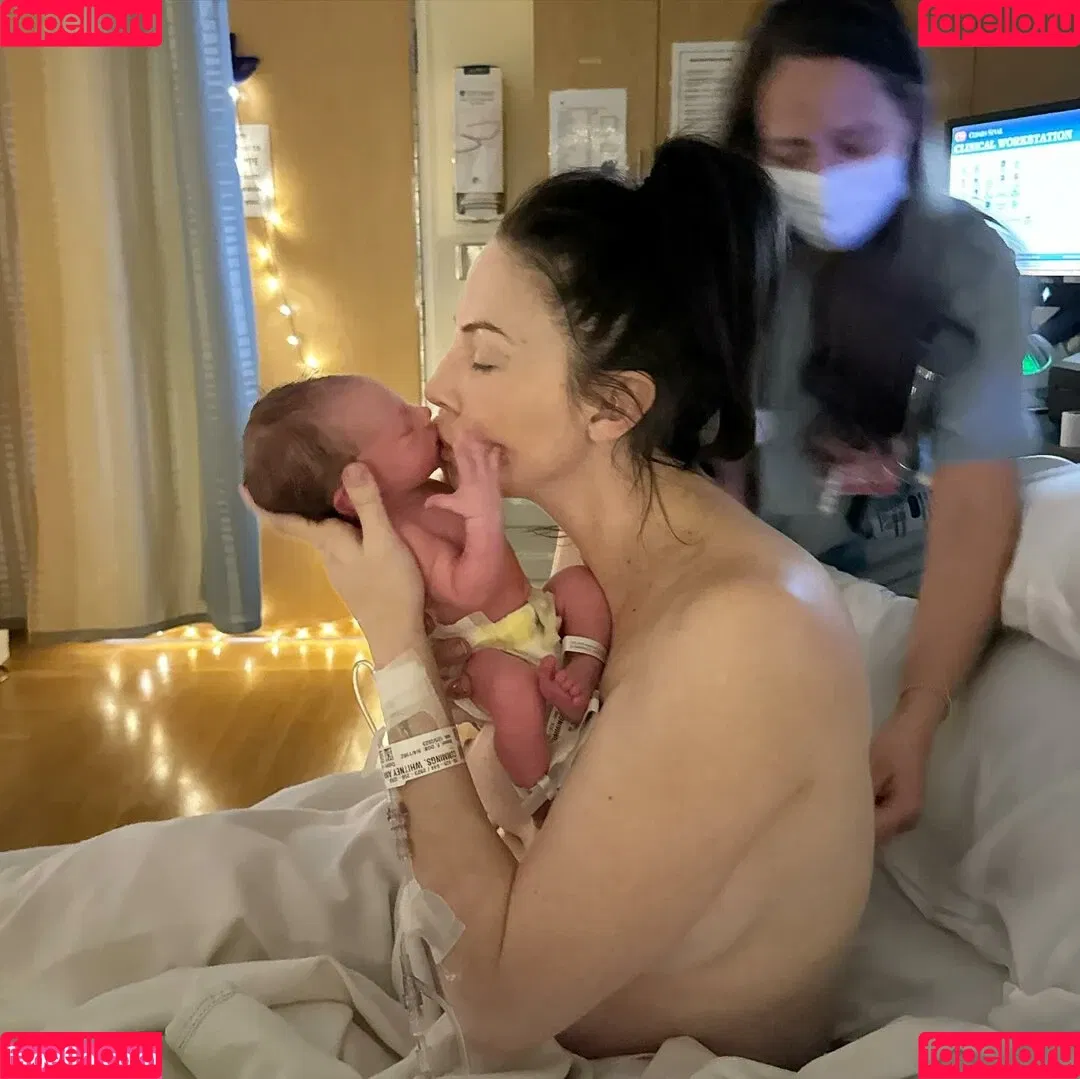 Whitney Cummings / whitneycummings Onlyfans Photo Gallery 