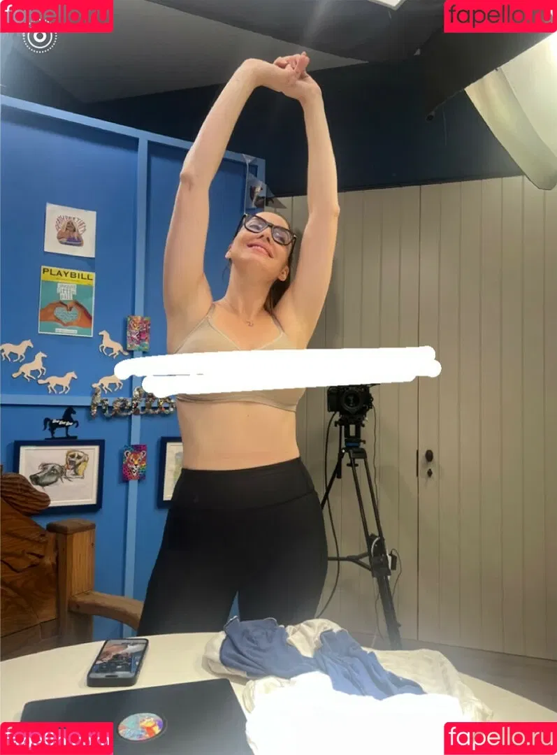Whitney Cummings / whitneycummings Onlyfans Photo Gallery 