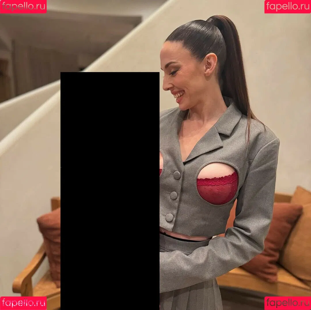 Whitney Cummings / whitneycummings Onlyfans Photo Gallery 
