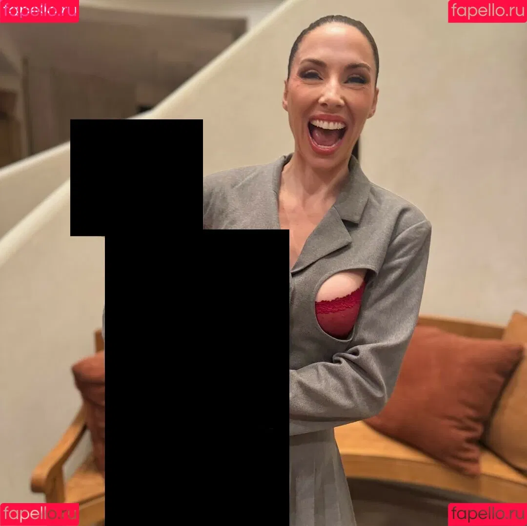 Whitney Cummings / whitneycummings Onlyfans Photo Gallery 