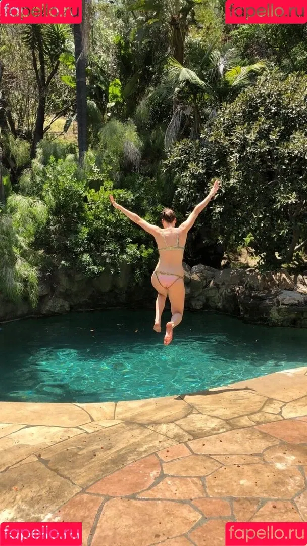Whitney Cummings / whitneycummings Onlyfans Photo Gallery 
