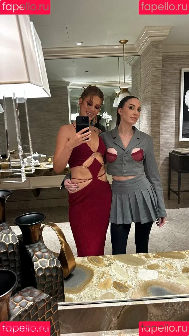 Whitney Cummings / whitneycummings Onlyfans Photo Gallery 