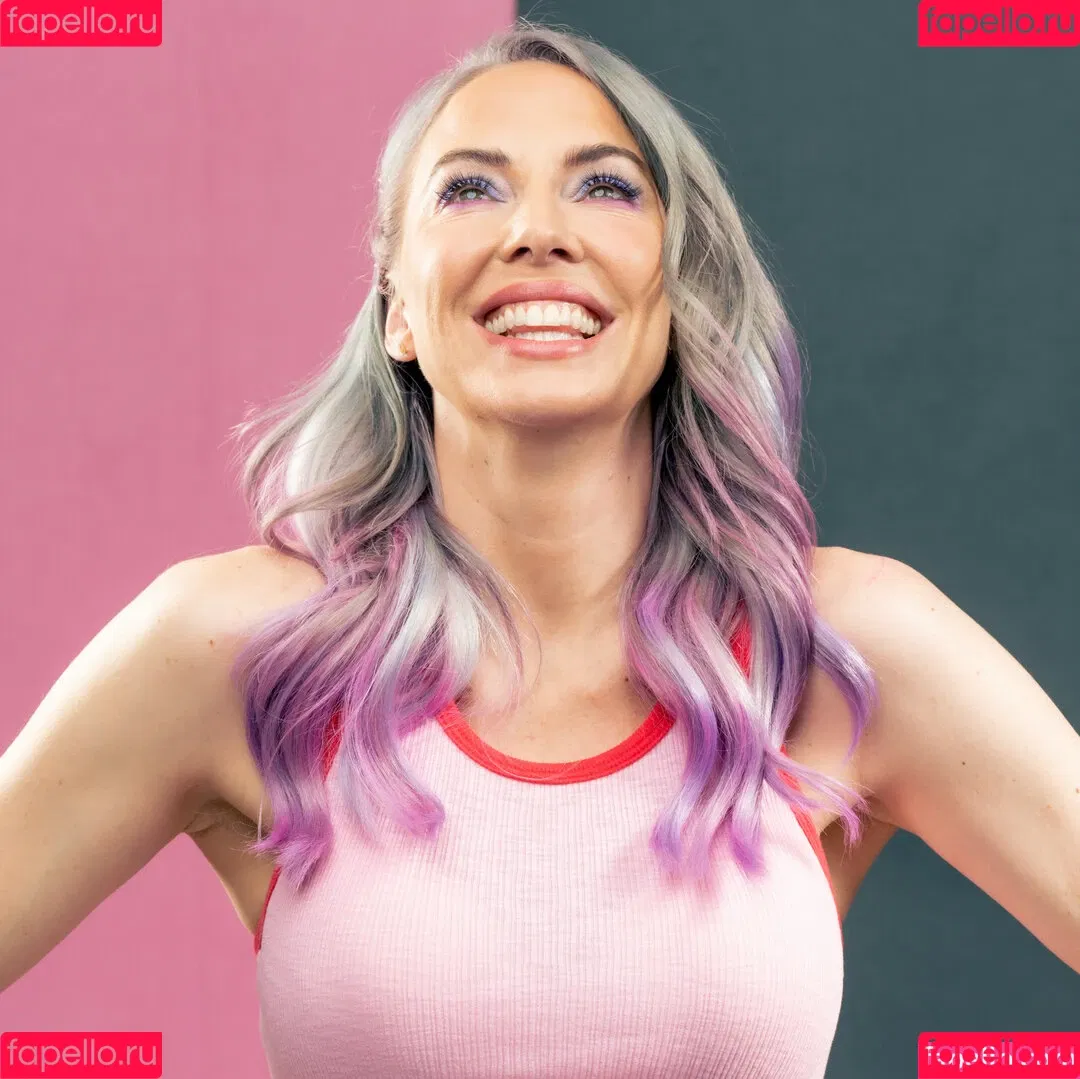 Whitney Cummings / whitneycummings Onlyfans Photo Gallery 
