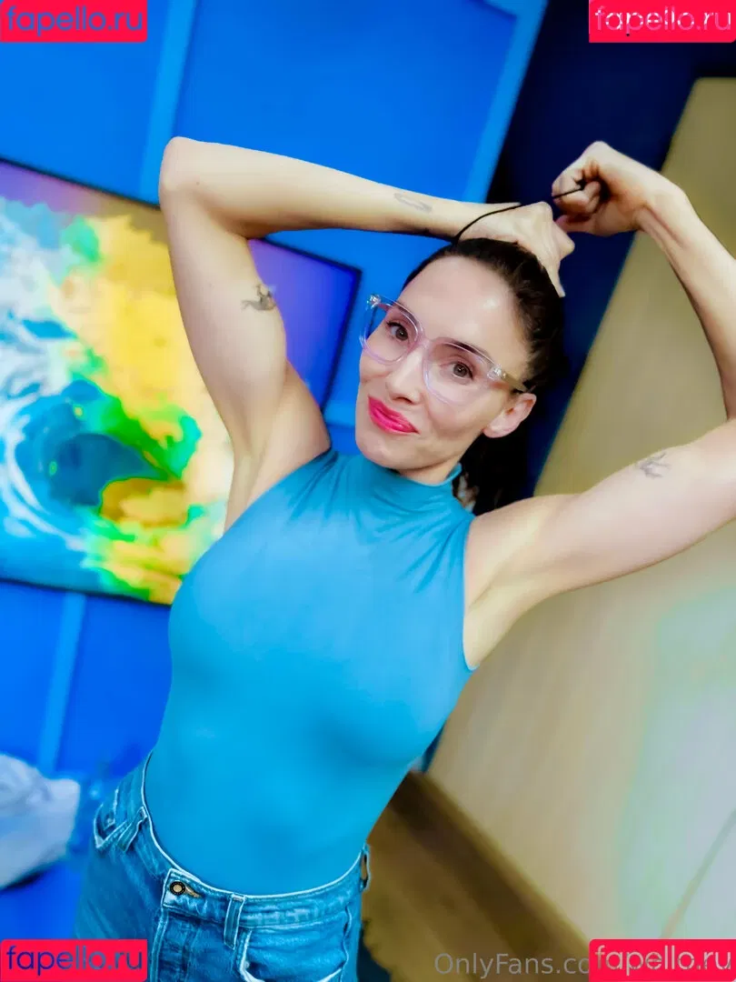 Whitney Cummings / whitneycummings Onlyfans Photo Gallery 