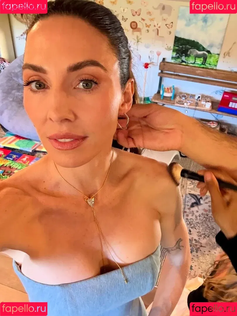 Whitney Cummings / whitneycummings Onlyfans Photo Gallery 