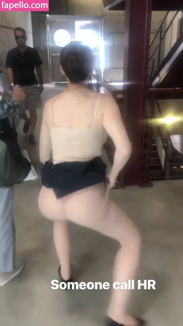 Whitney Cummings / whitneycummings Onlyfans Photo Gallery 