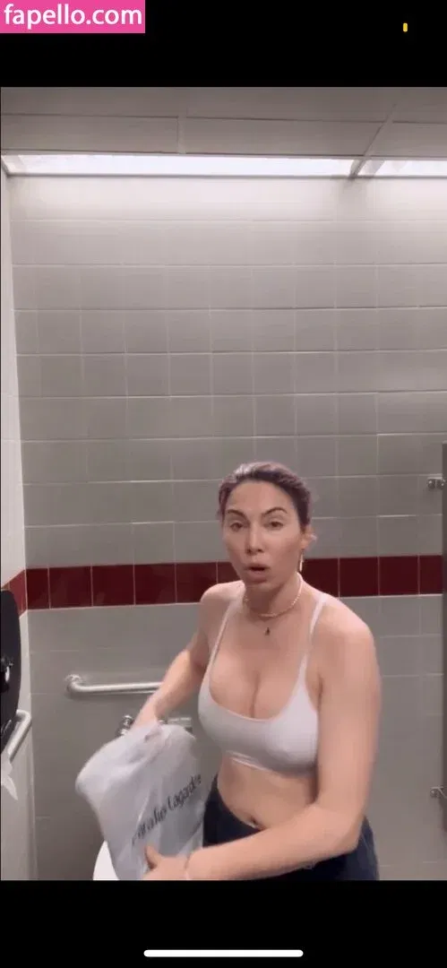 Whitney Cummings / whitneycummings Onlyfans Photo Gallery 