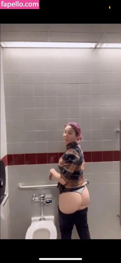 Whitney Cummings / whitneycummings Onlyfans Photo Gallery 