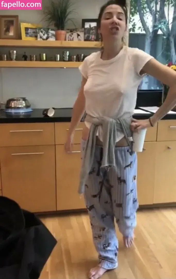 Whitney Cummings / whitneycummings Onlyfans Photo Gallery 