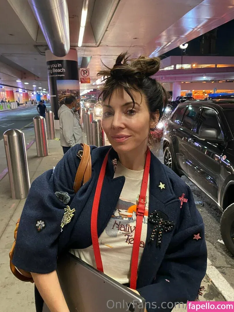 Whitney Cummings / whitneycummings Onlyfans Photo Gallery 