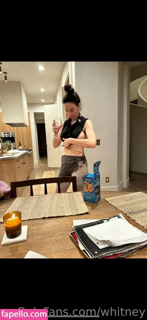 Whitney Cummings / whitneycummings Onlyfans Photo Gallery 