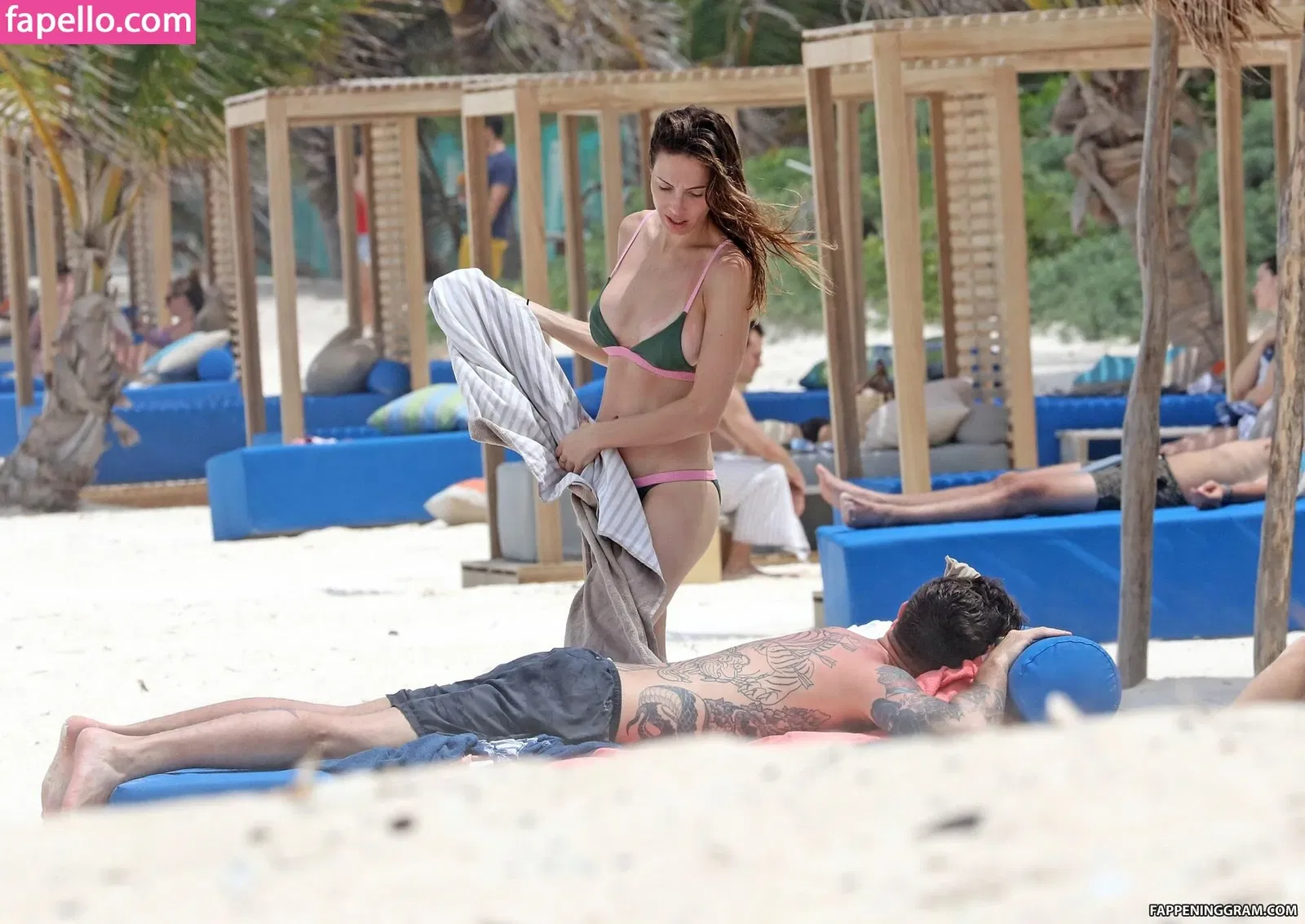 Whitney Cummings / whitneycummings Onlyfans Photo Gallery 