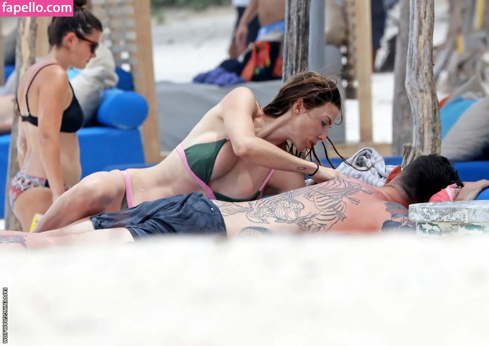 Whitney Cummings / whitneycummings Onlyfans Photo Gallery 