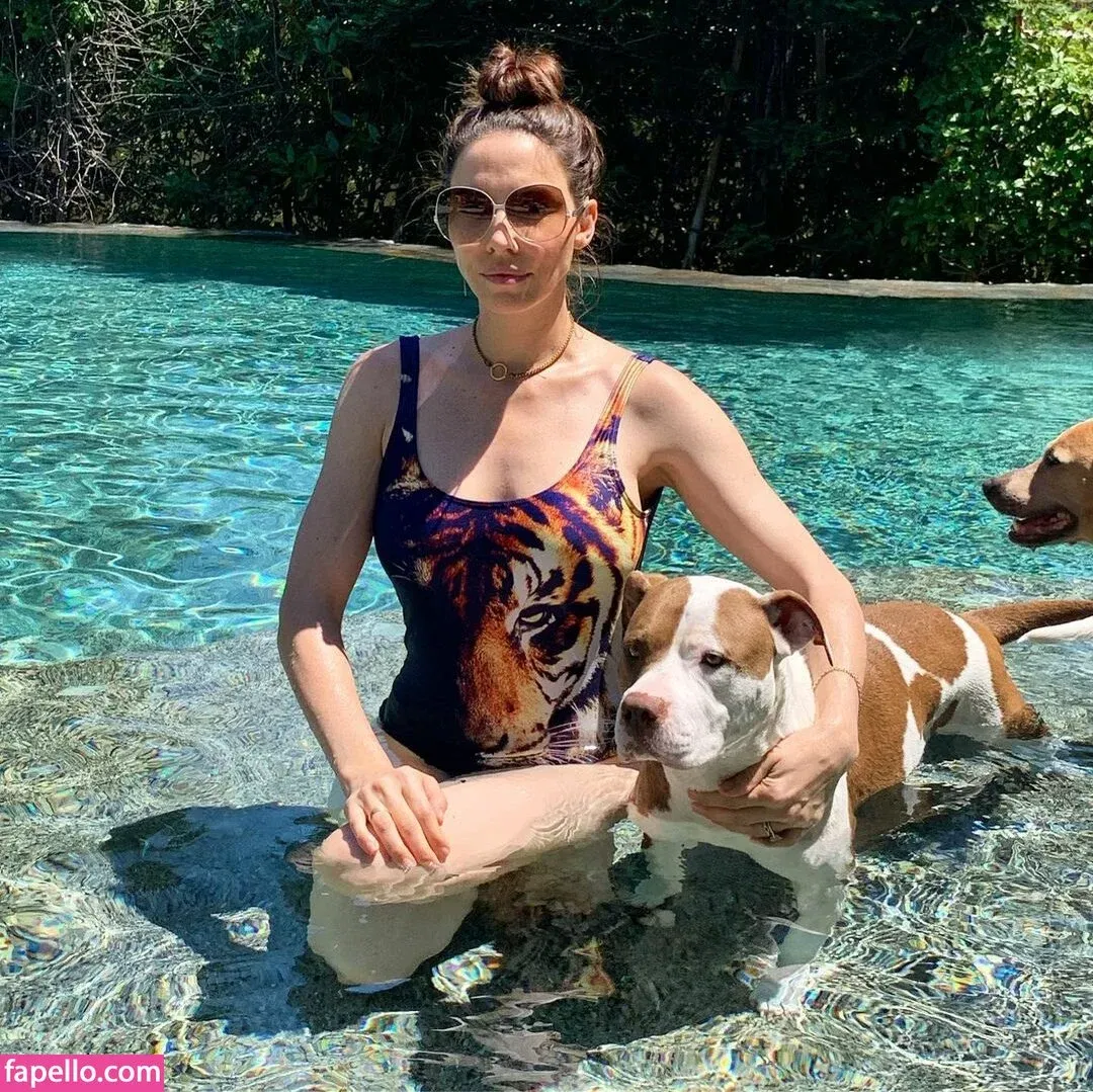 Whitney Cummings / whitneycummings Onlyfans Photo Gallery 