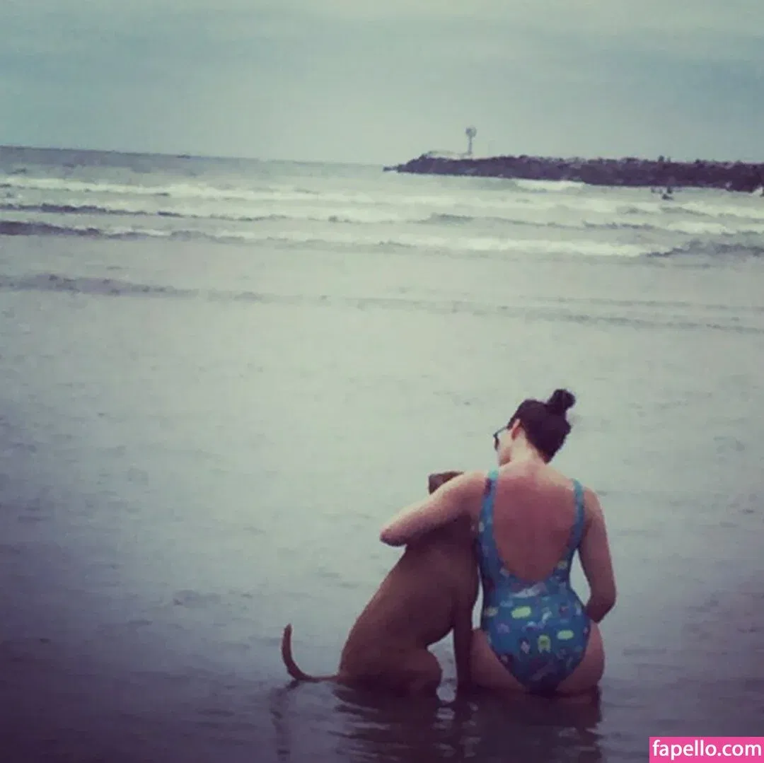 Whitney Cummings / whitneycummings Onlyfans Photo Gallery 