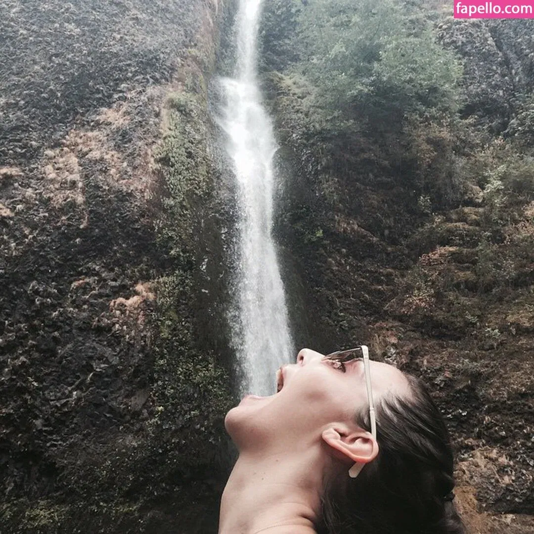 Whitney Cummings / whitneycummings Onlyfans Photo Gallery 