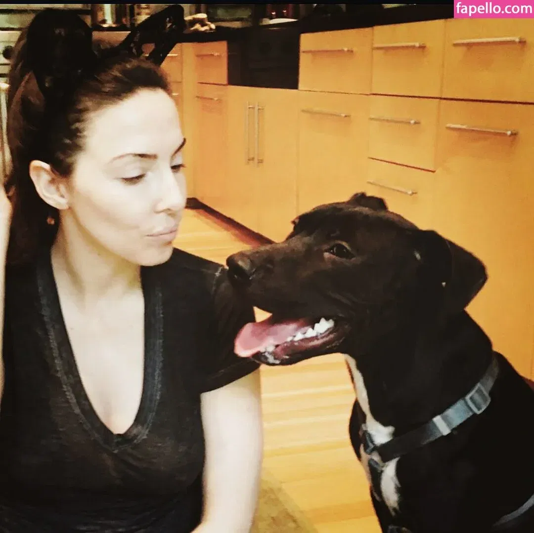 Whitney Cummings / whitneycummings Onlyfans Photo Gallery 