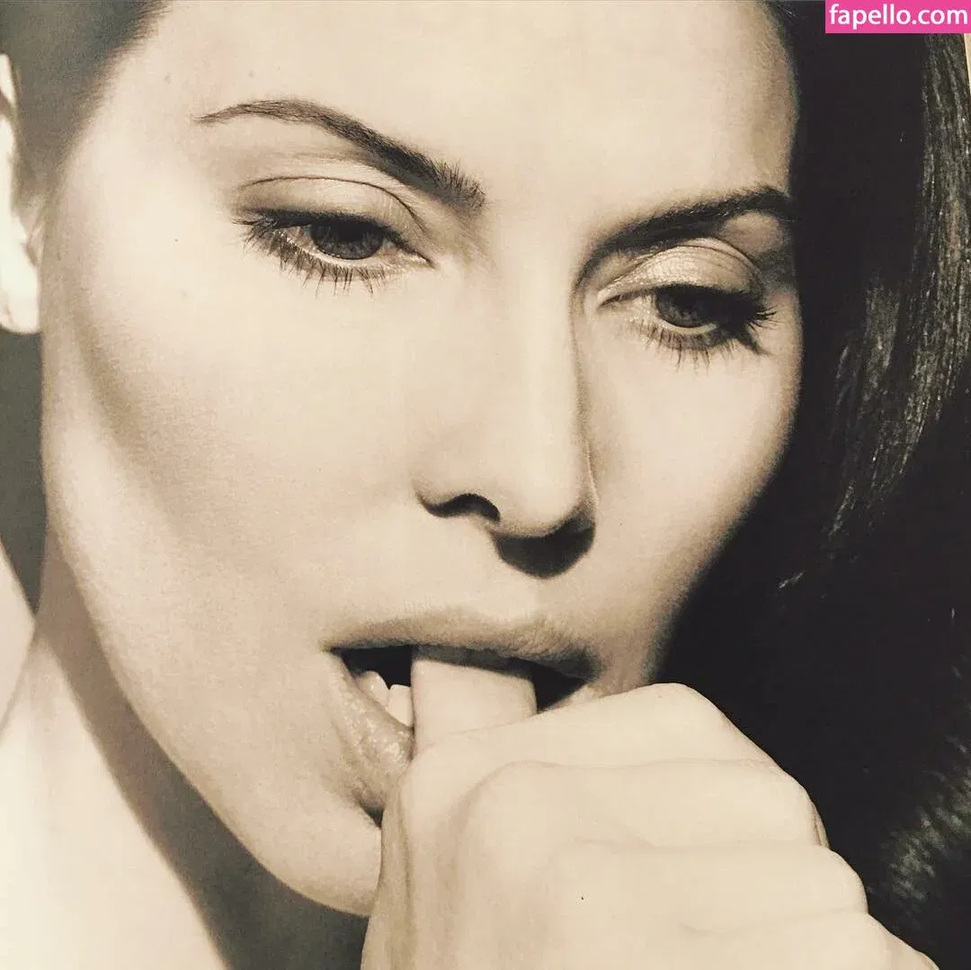 Whitney Cummings / whitneycummings Onlyfans Photo Gallery 