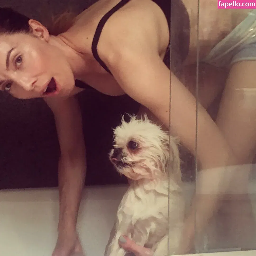 Whitney Cummings / whitneycummings Onlyfans Photo Gallery 