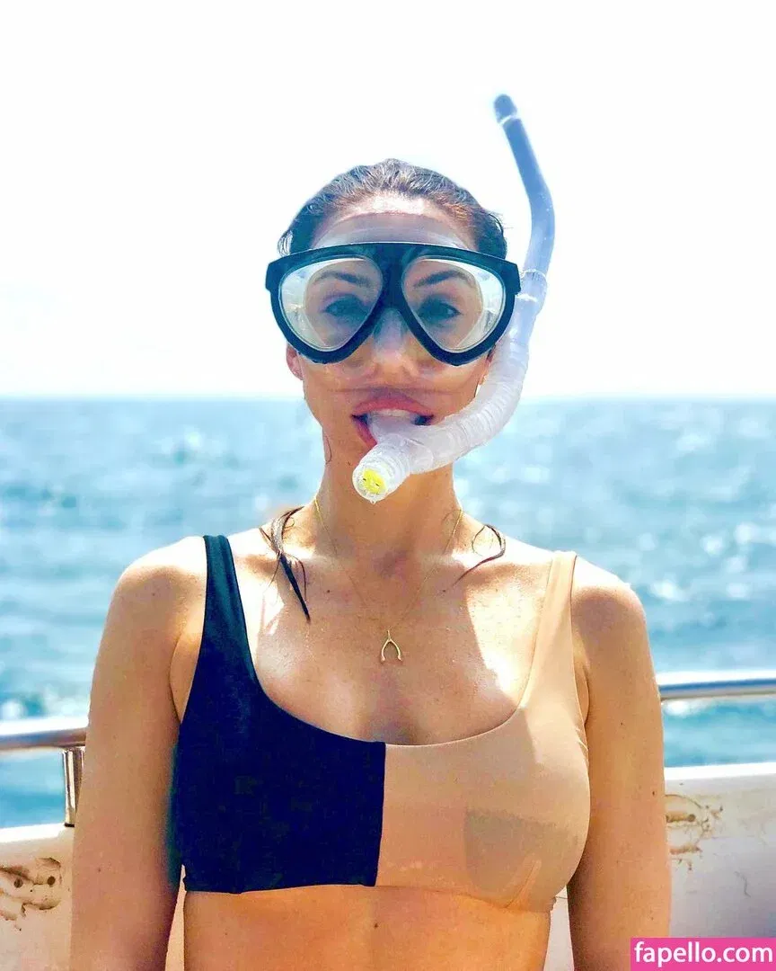 Whitney Cummings / whitneycummings Onlyfans Photo Gallery 