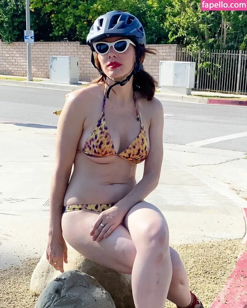 Whitney Cummings / whitneycummings Onlyfans Photo Gallery 