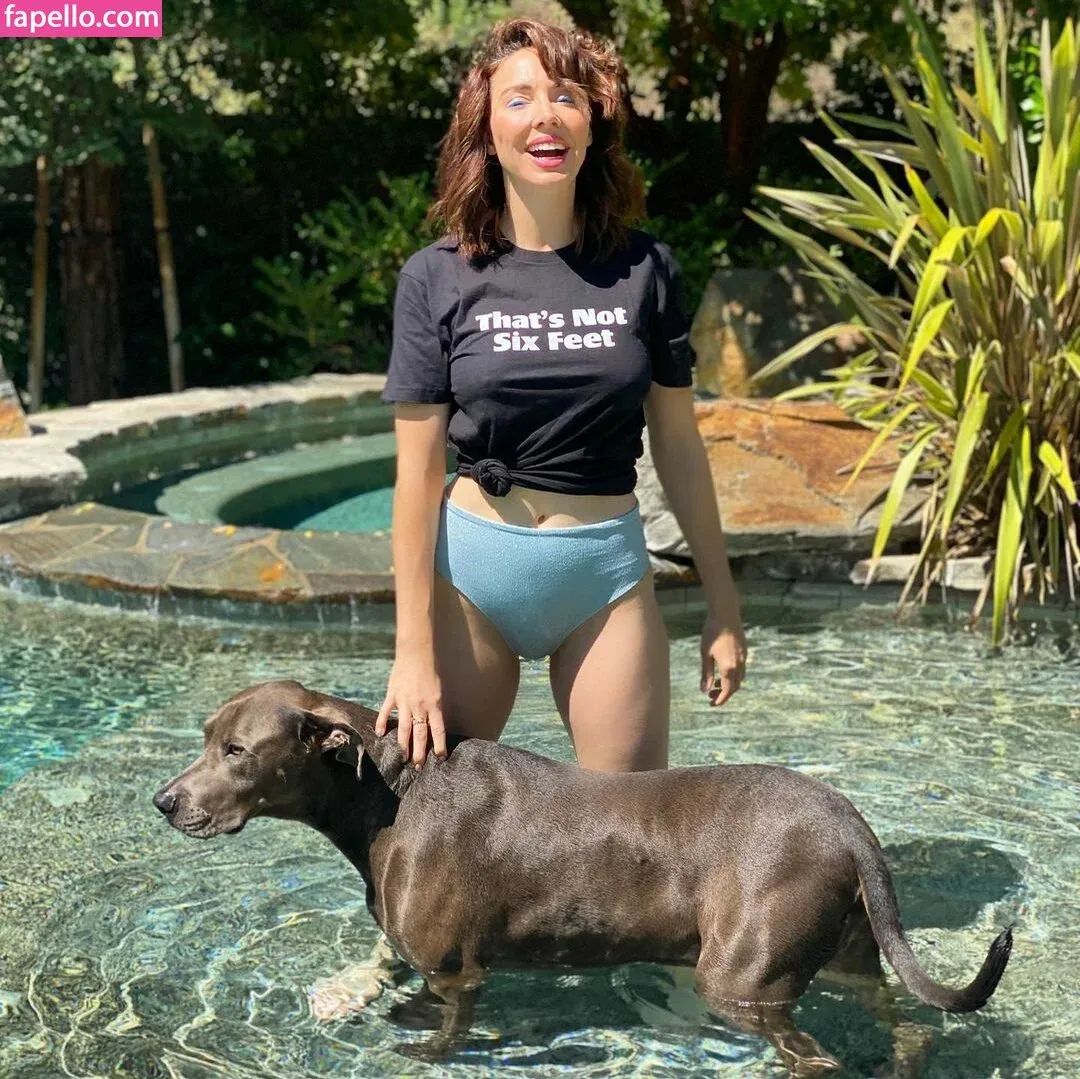 Whitney Cummings / whitneycummings Onlyfans Photo Gallery 