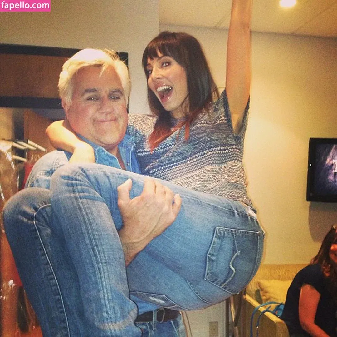 Whitney Cummings / whitneycummings Onlyfans Photo Gallery 