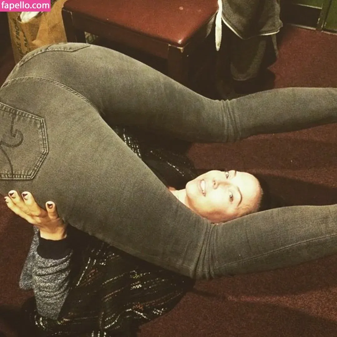 Whitney Cummings / whitneycummings Onlyfans Photo Gallery 