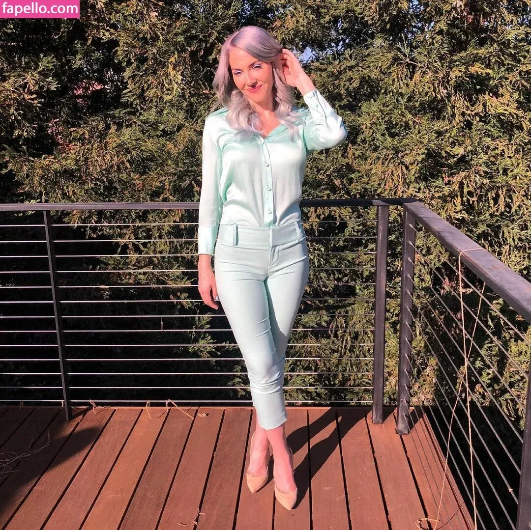 Whitney Cummings / whitneycummings Onlyfans Photo Gallery 