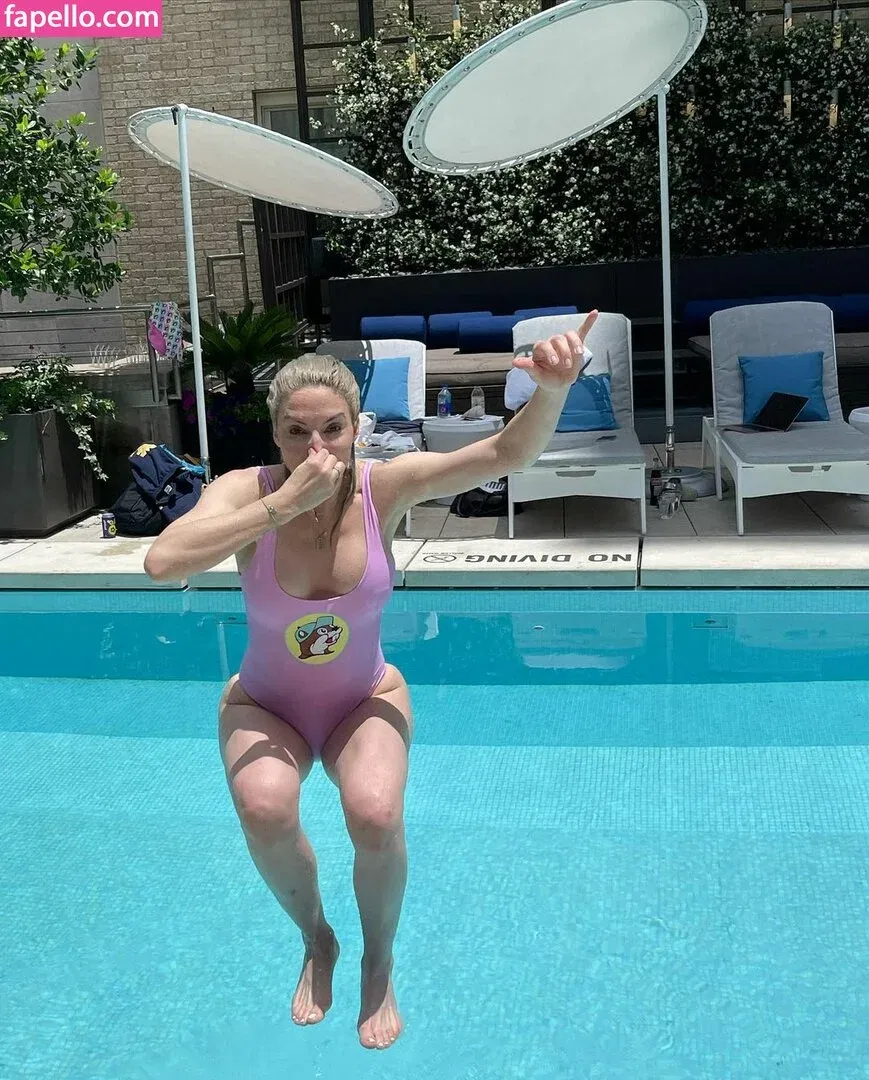 Whitney Cummings / whitneycummings Onlyfans Photo Gallery 