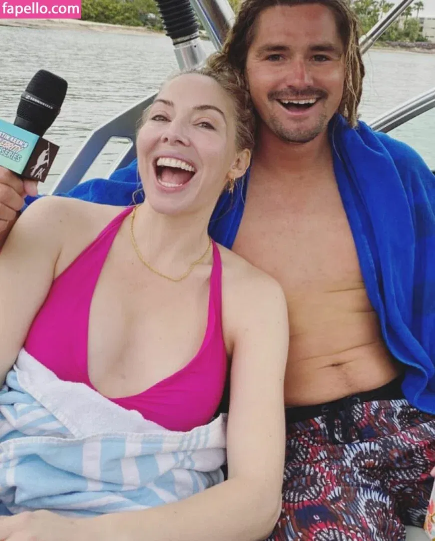 Whitney Cummings / whitneycummings Onlyfans Photo Gallery 