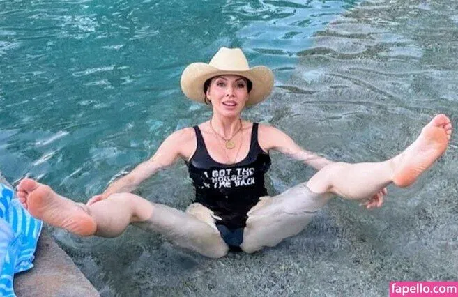 Whitney Cummings / whitneycummings Onlyfans Photo Gallery 