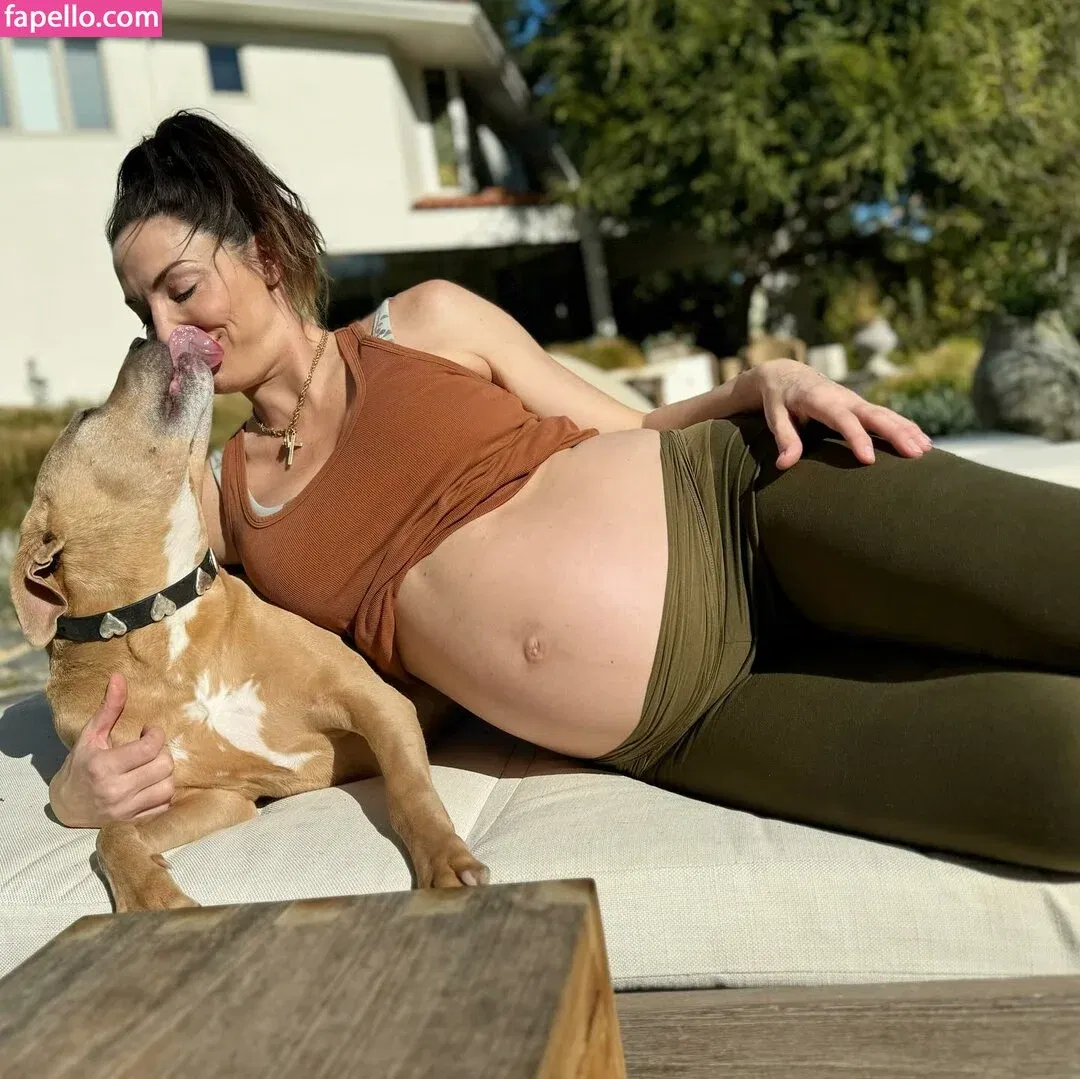 Whitney Cummings / whitneycummings Onlyfans Photo Gallery 